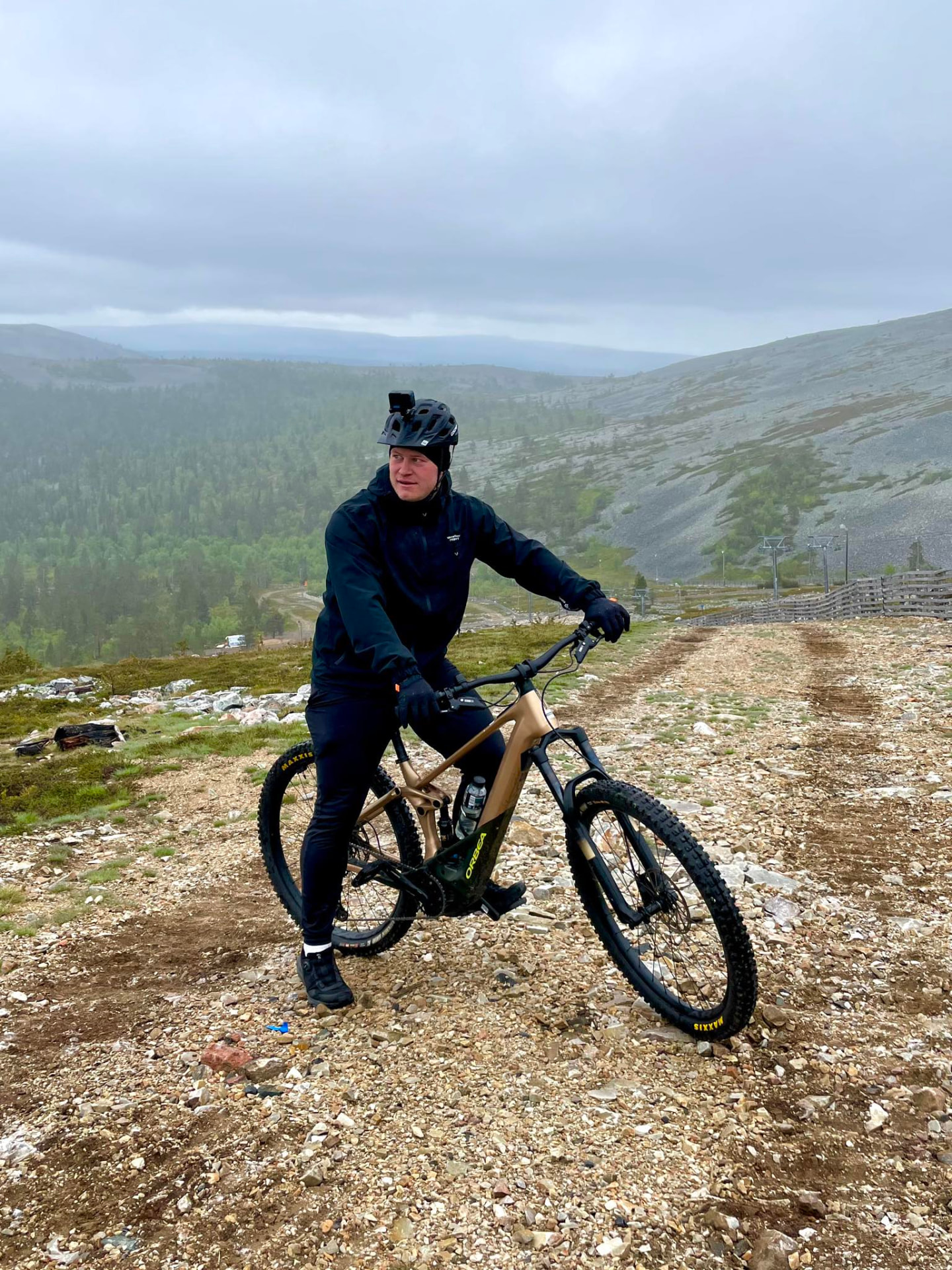 Gusten Sun mountain biking