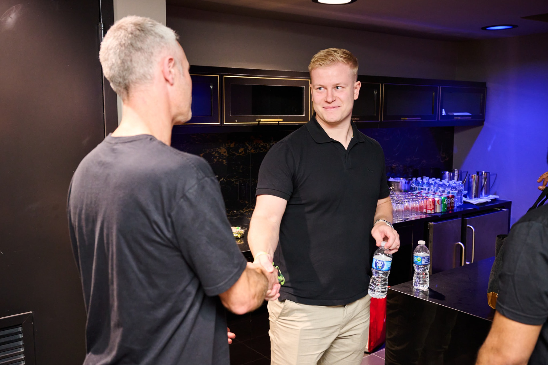 Gusten Sun meeting another entrepreneur